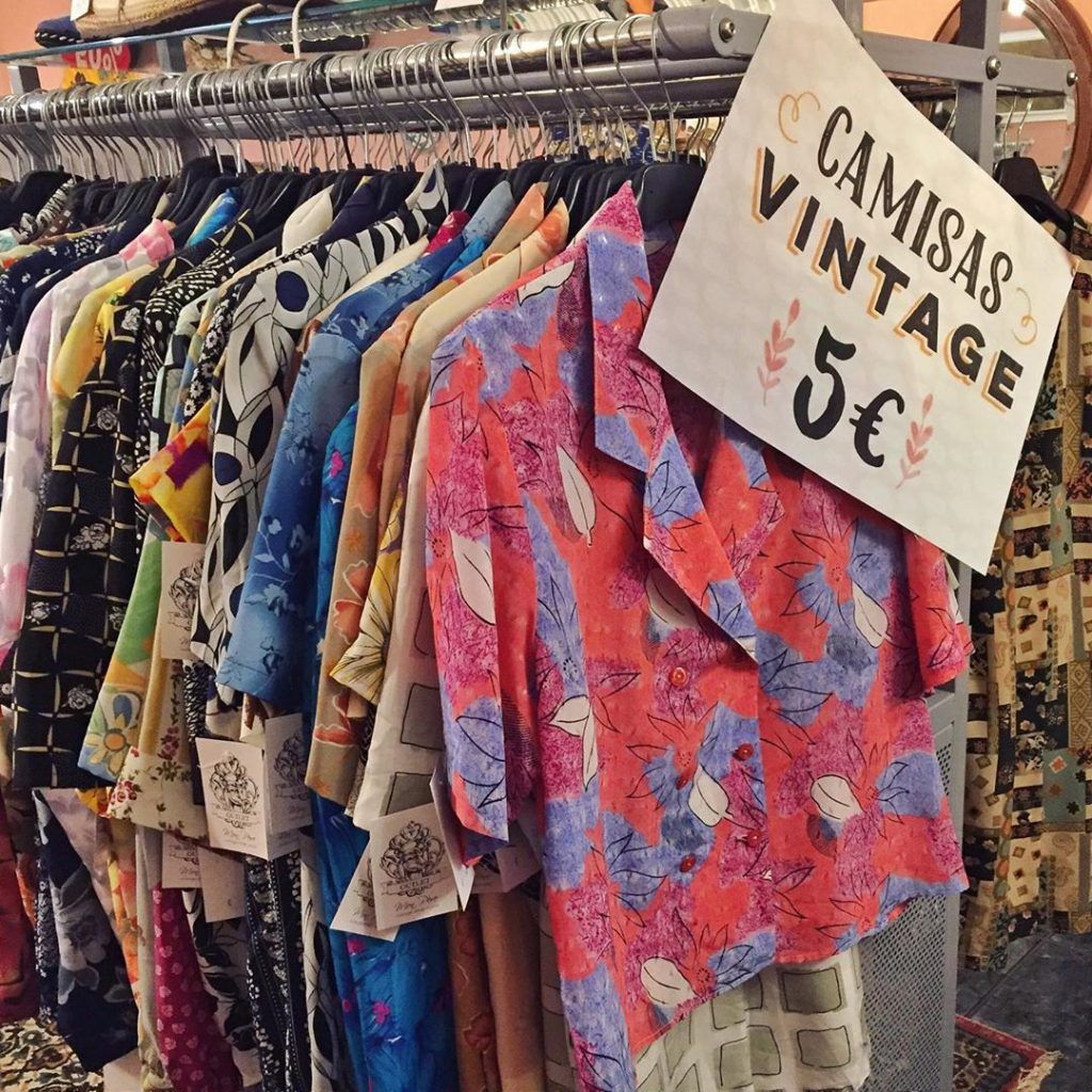 Second hand hotsell vintage clothing